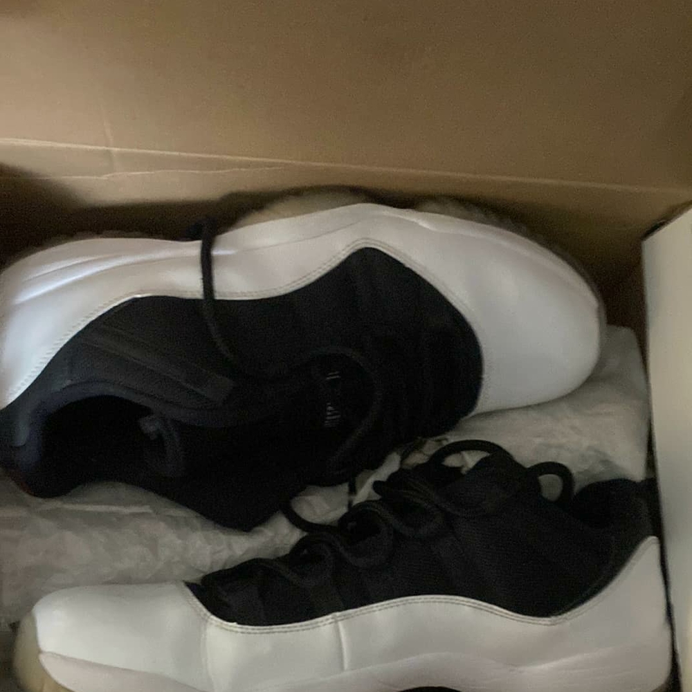 Jordan 11 Tuxedo Lows Classic Design